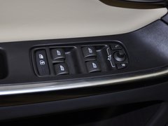 2012款 3.0T 自动 AWD个性运动版 5座
