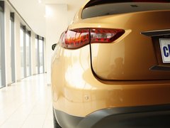 2011款 FX35 3.5L 自动 标准版 5座