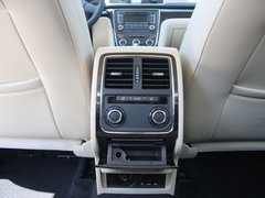 2011款 1.4TSI 手动 尊荣版