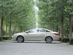 北京现代 第八代索纳塔 2.0 GLX AT