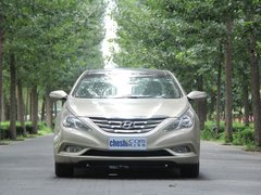 北京现代  第八代索纳塔 2.0 GLX AT