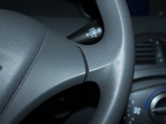 2011款 1.3L AMT 豪华型 5座
