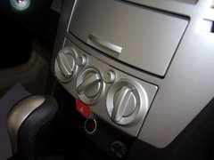 2011款 1.5L 手动 尊贵型 5座