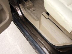 2012款 2.5T 自动 北欧豪华版 7座