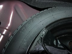 2011款 1.0L 手动 传奇版