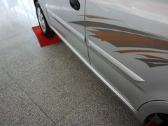 2011款 1.0L 手动 传奇版