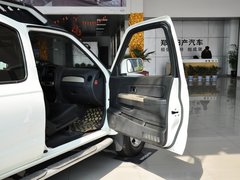 2009款 2.4 手动 2WD豪华型(国Ⅳ) 5座
