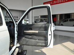 2009款 2.4 手动 2WD豪华型(国Ⅳ) 5座