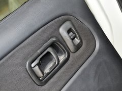 2009款 2.4 手动 2WD豪华型(国Ⅳ) 5座