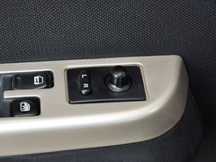 2009款 2.4 手动 2WD豪华型(国Ⅳ) 5座