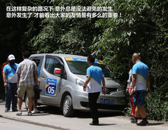 2009款 2.4 手动 4WD行政型(国Ⅳ) 5座
