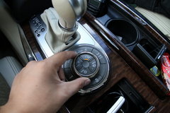 2009款 2.4 手动 4WD行政型(国Ⅳ) 5座