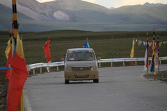 2009款 2.4 手动 4WD行政型(国Ⅳ) 5座
