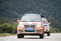 2009款 2.4 手动 4WD行政型(国Ⅳ) 5座