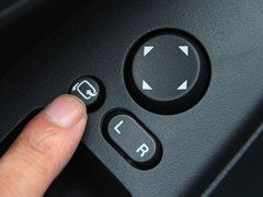 2011款 1.6 自动 舒适型