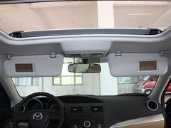 长安马自达  Mazda3星骋 1.6 AT 前遮阳板打开