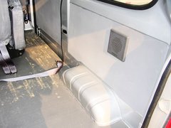 2011款 1.0L 实用型LJ465QE1
