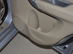 2011款 2.0L 手动 汽油两驱精英型 5座