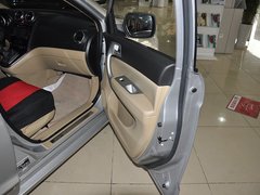 2011款 2.0L 手动 汽油两驱精英型 5座
