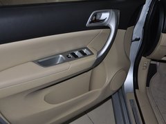 2011款 2.0L 手动 汽油两驱精英型 5座