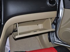 2011款 2.0L 手动 汽油两驱精英型 5座