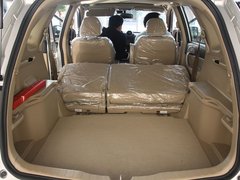 2011款 2.0L 手动 汽油两驱尊贵型 5座