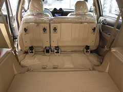 2011款 2.0L 手动 汽油两驱尊贵型 5座