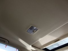 2011款 2.0L 手动 汽油两驱尊贵型 5座