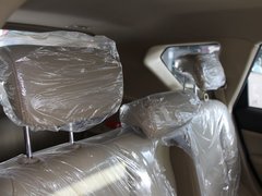 2011款 2.0L 手动 汽油两驱尊贵型 5座