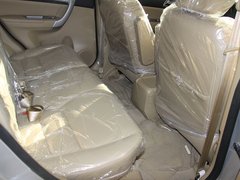2011款 2.0L 手动 汽油两驱尊贵型 5座