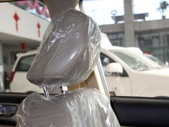 2011款 2.0L 手动 汽油两驱尊贵型 5座
