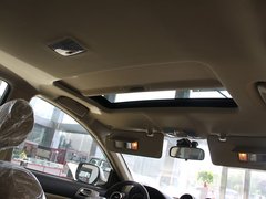 2011款 2.0L 手动 汽油两驱尊贵型 5座