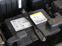2011款 2.0L 手动 汽油两驱尊贵型 5座
