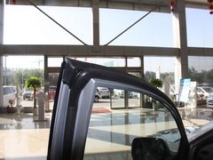 2011款 2.0L 手动 汽油两驱尊贵型 5座