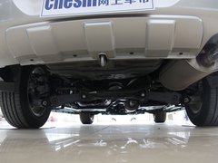 2011款 2.0L 手动 汽油两驱尊贵型 5座