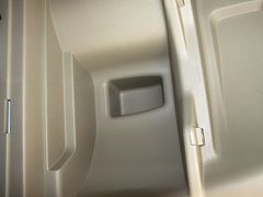 2011款 2.0L 手动 汽油两驱尊贵型 5座