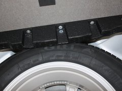 2011款 2.0L 手动 汽油两驱尊贵型 5座