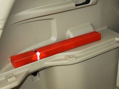 2011款 2.0L 手动 汽油两驱尊贵型 5座