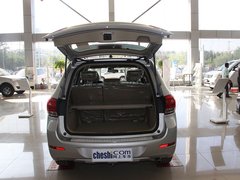 2011款 2.0L 手动 汽油两驱尊贵型 5座