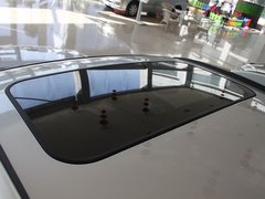 2011款 2.0L 手动 汽油两驱尊贵型 5座