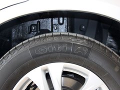 2011款 2.0L 手动 汽油两驱尊贵型 5座