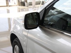 2011款 2.0L 手动 汽油两驱尊贵型 5座