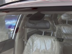 2011款 2.0L 手动 汽油两驱尊贵型 5座