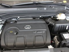 2011款 2.0L 手动 汽油两驱尊贵型 5座