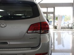 2011款 2.0L 手动 汽油两驱尊贵型 5座