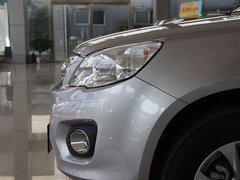 2011款 2.0L 手动 汽油两驱尊贵型 5座