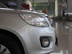 2011款 2.0L 手动 汽油两驱尊贵型 5座