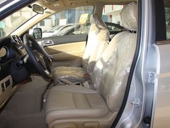2011款 2.0L 手动 汽油两驱尊贵型 5座
