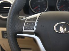 2011款 2.0L 手动 汽油两驱尊贵型 5座