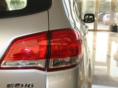2011款 2.0L 手动 汽油两驱尊贵型 5座